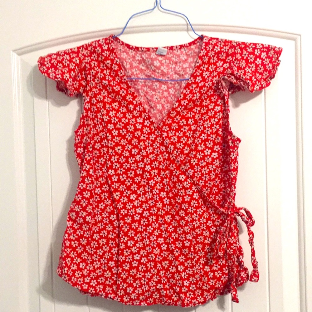 ON Red floral wrap top size XS